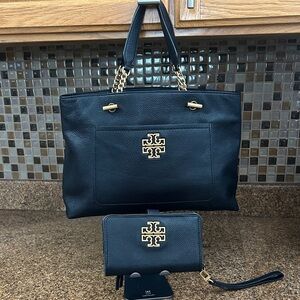 Tory Burch Black Pebbled Leather Tote with Matching Wallet. Gold Hardware.
